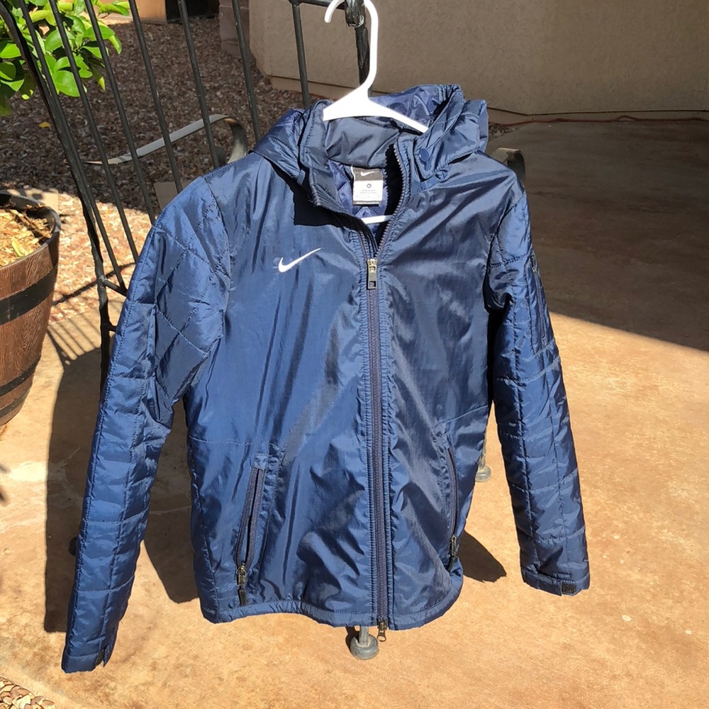 Nike boys light weight puffy blue jacket